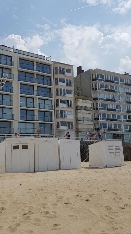 Zeedijk 241, Uitzicht Op Zee, Vue Sur La Mer Koksijde Luaran gambar